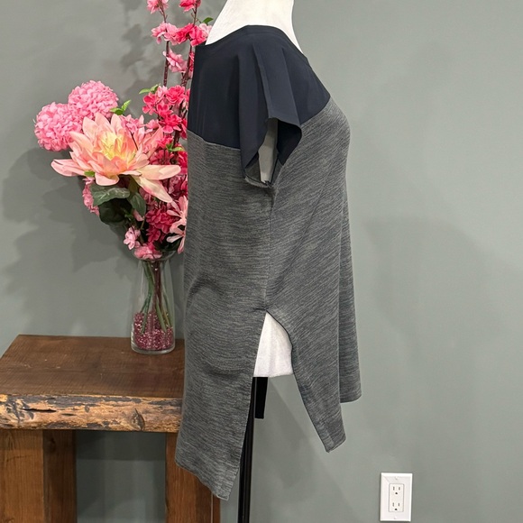 Lolë Short Sleeve Top - Picture 2 of 9